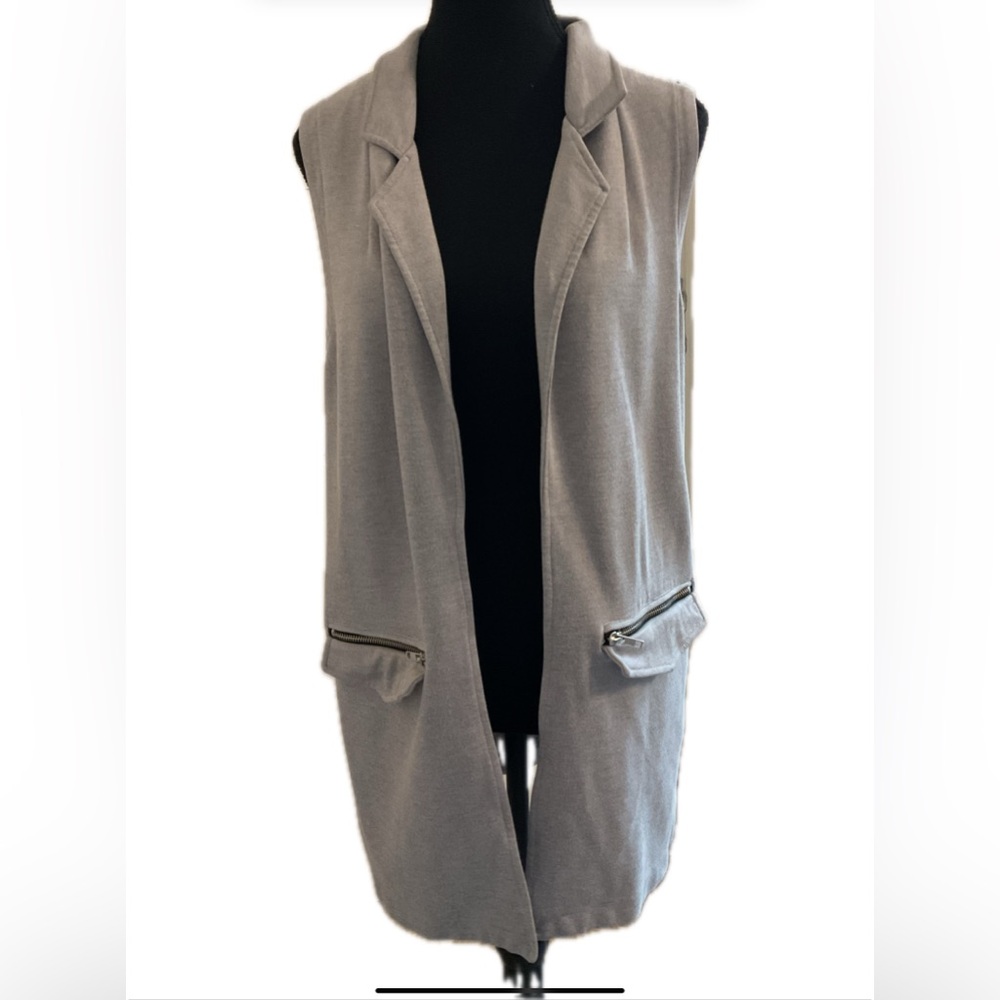 Revamped by Sirens Sleeveless Gray Collared long Vest.